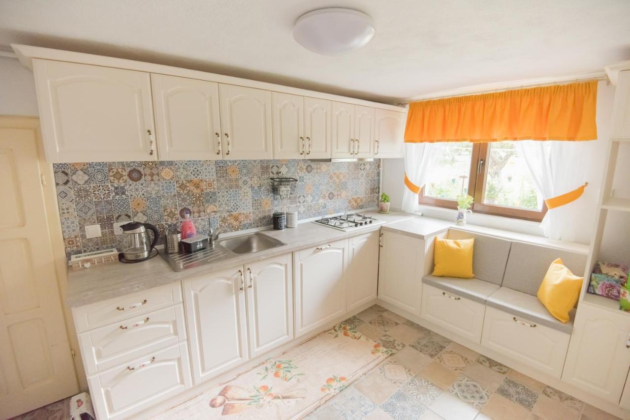 فندق Vila Chic M موغيتْشي دي يوس المظهر الخارجي الصورة