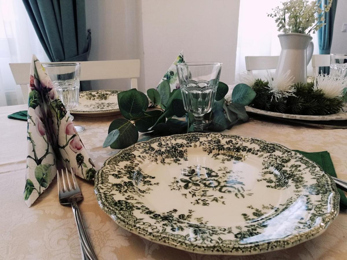 فندق Vila Chic M موغيتْشي دي يوس المظهر الخارجي الصورة